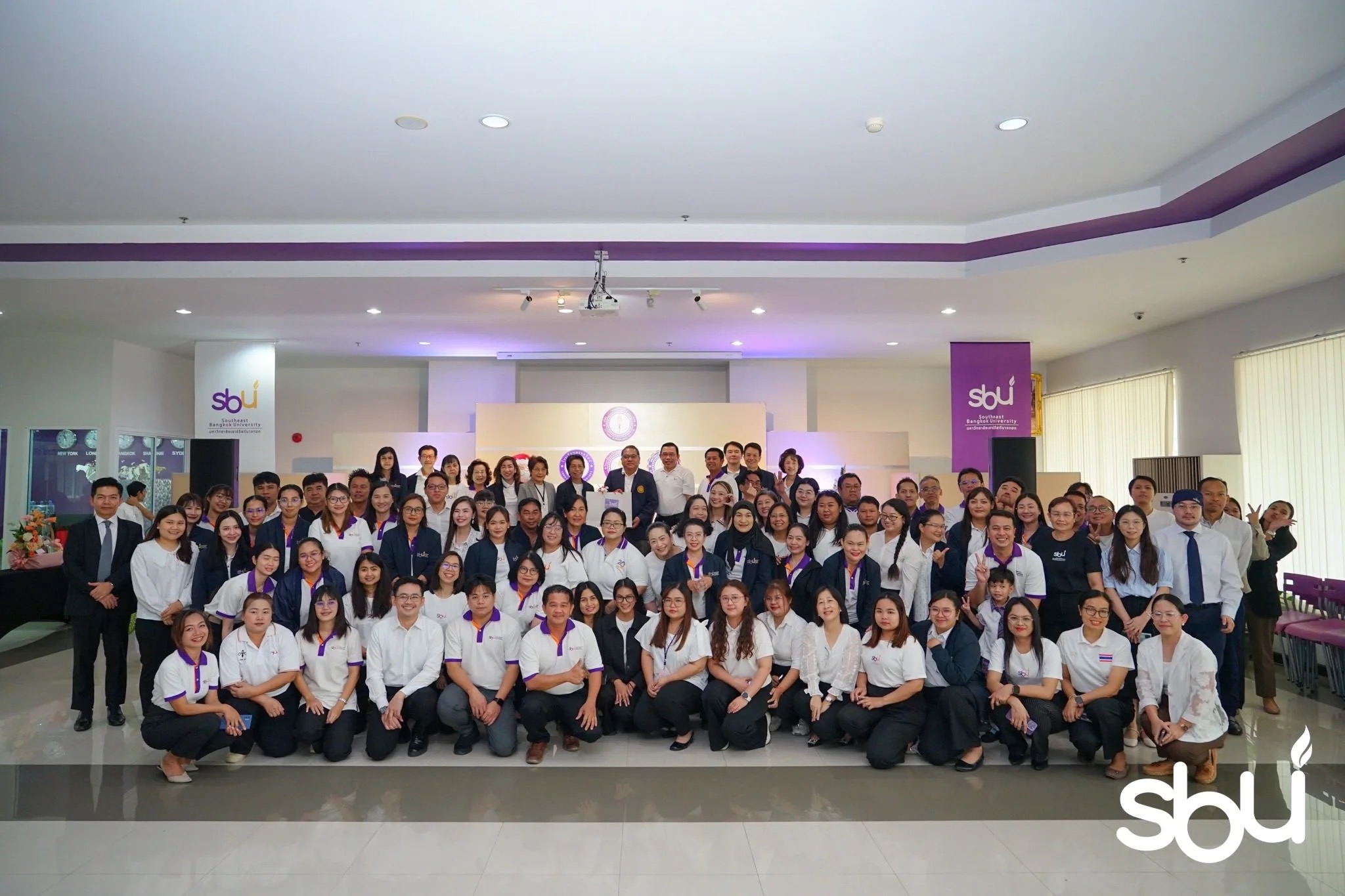 祝2026年新年快乐，大学管理层们